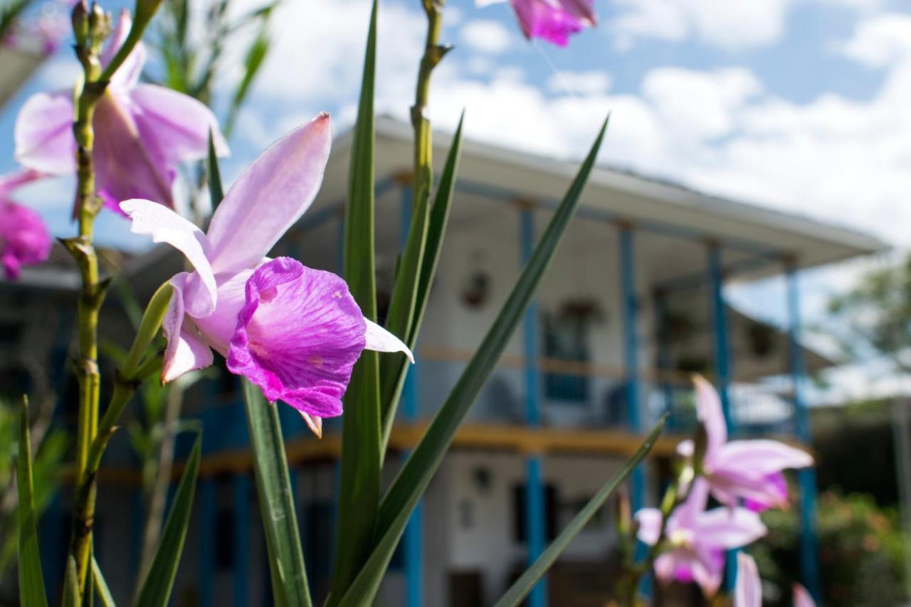 Hotel Hacienda Santa Clara Санта Роса де Кабал Екстериор снимка