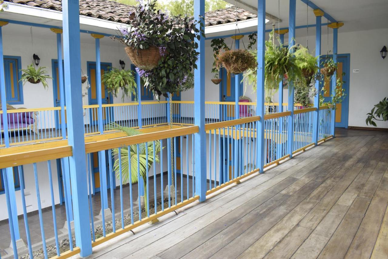 Hotel Hacienda Santa Clara Санта Роса де Кабал Екстериор снимка