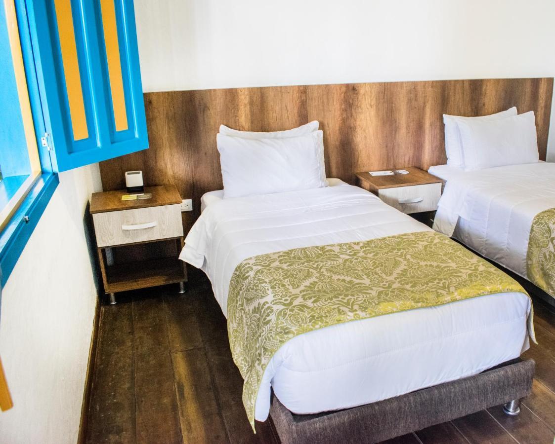 Hotel Hacienda Santa Clara Санта Роса де Кабал Екстериор снимка
