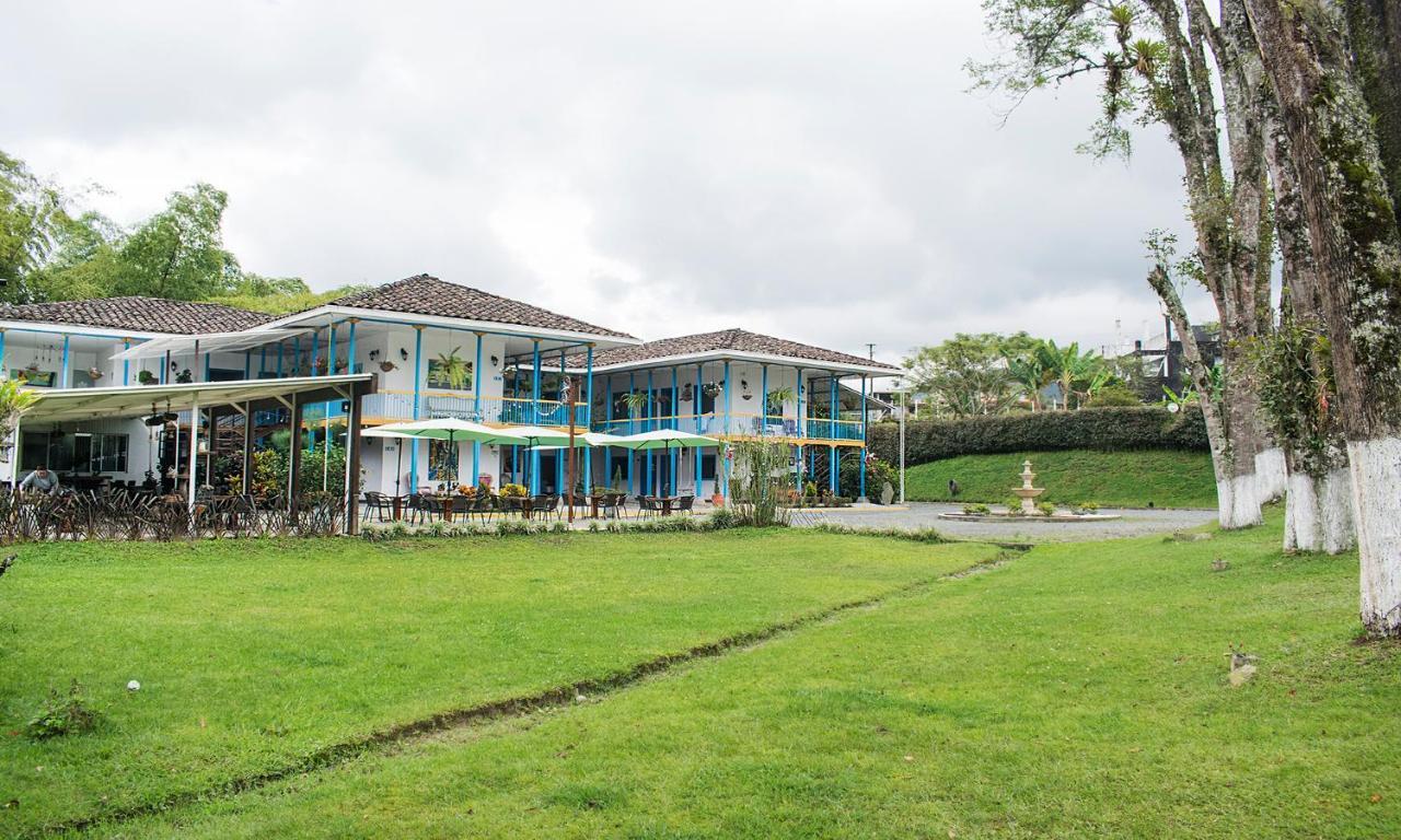 Hotel Hacienda Santa Clara Санта Роса де Кабал Екстериор снимка