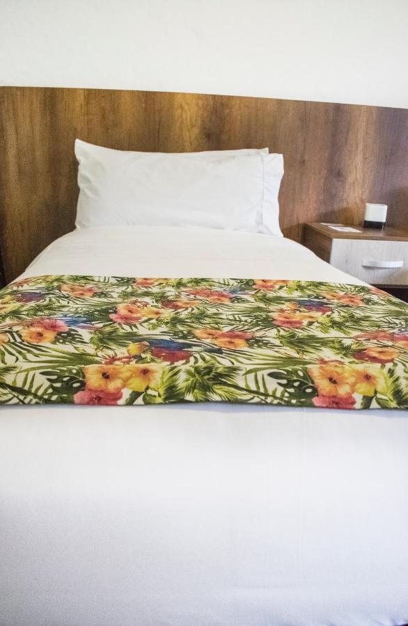 Hotel Hacienda Santa Clara Санта Роса де Кабал Екстериор снимка