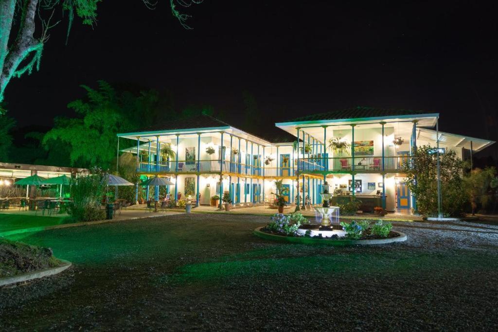 Hotel Hacienda Santa Clara Санта Роса де Кабал Екстериор снимка