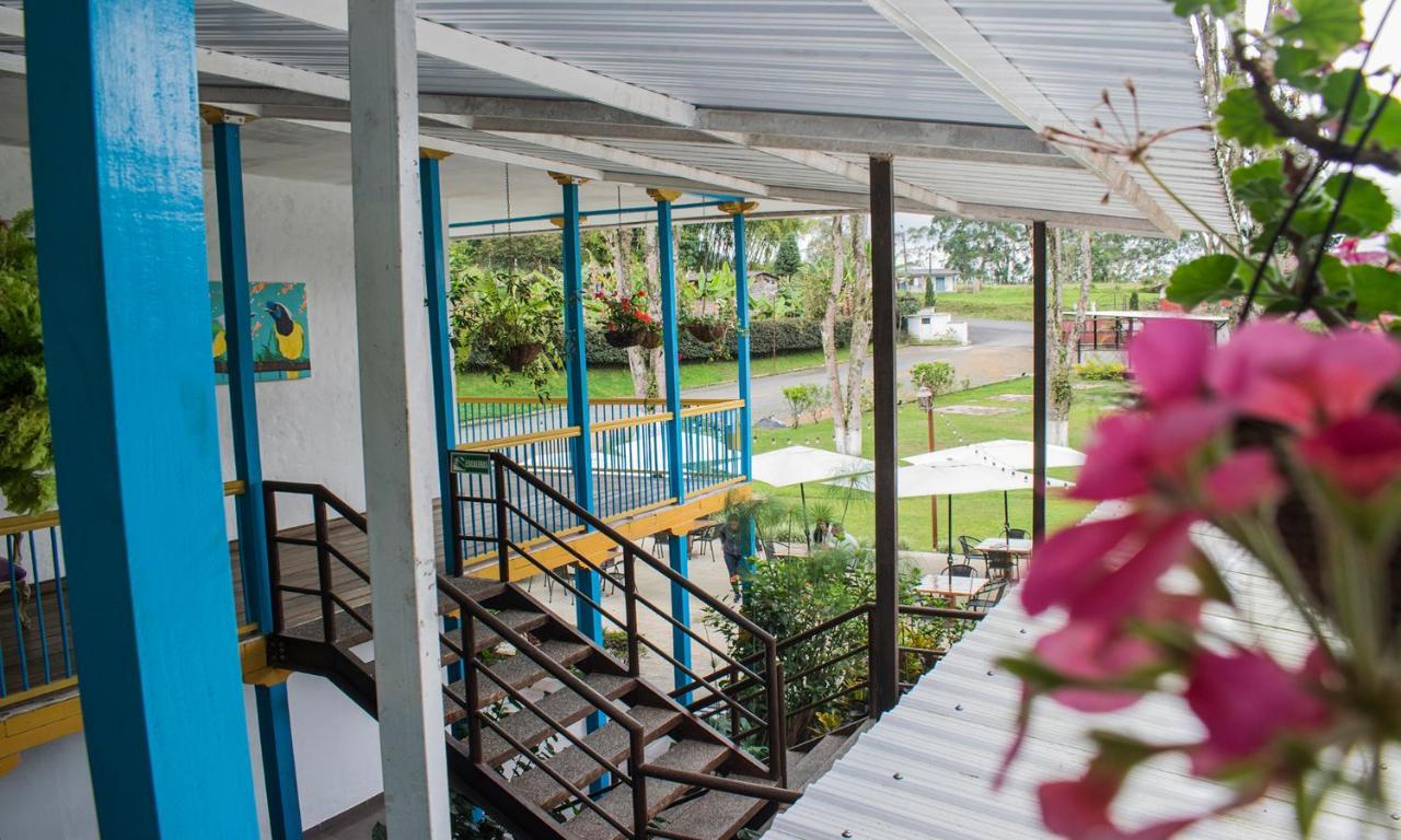 Hotel Hacienda Santa Clara Санта Роса де Кабал Екстериор снимка